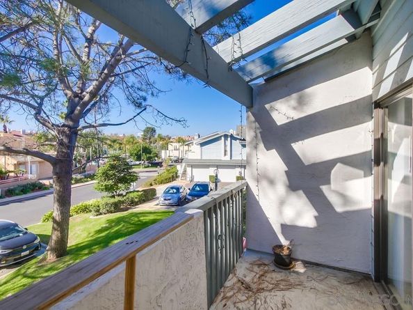 4044 Crystal Dawn Ln 203, San Diego CA 92122