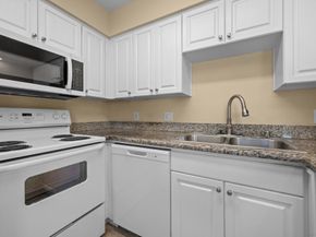 6911 Alvarado Rd 20, San Diego CA 92120