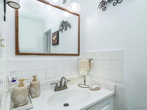 166 Via De Laurencio, Chula Vista CA 91910