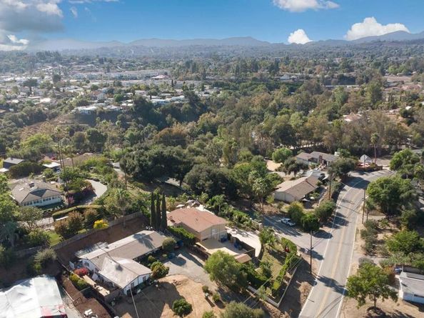 2167 Sunset Dr, Escondido CA 92025