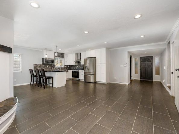 2167 Sunset Dr, Escondido CA 92025