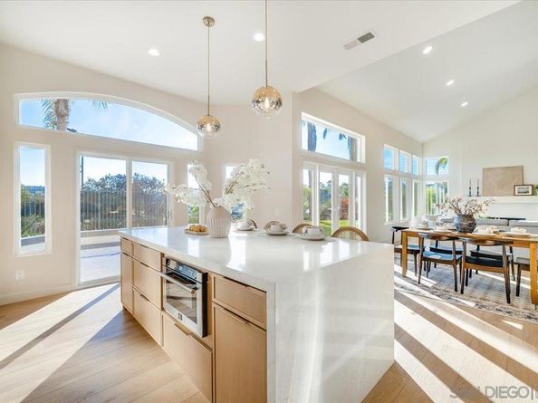 1736 Blackbird Cir, Carlsbad CA 92011