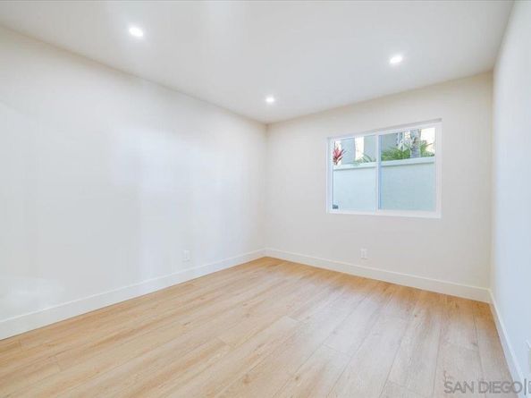 1736 Blackbird Cir, Carlsbad CA 92011