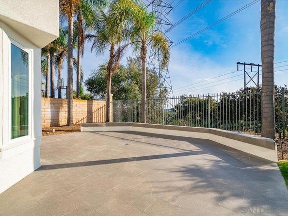 1736 Blackbird Cir, Carlsbad CA 92011