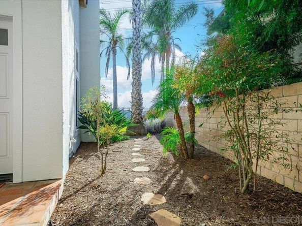 1736 Blackbird Cir, Carlsbad CA 92011