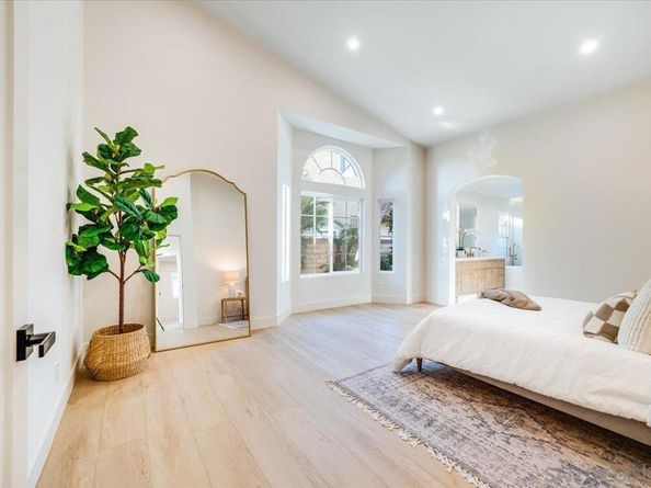 1736 Blackbird Cir, Carlsbad CA 92011