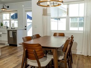 10060 Scripps Vista Way 33, San Diego CA 92131