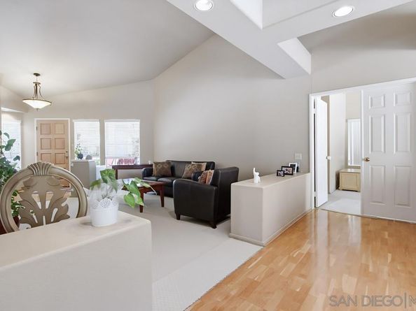 2114 Willowbrook, Escondido CA 92029