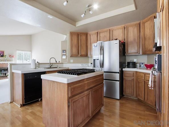 2114 Willowbrook, Escondido CA 92029