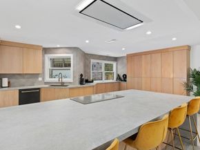 7359 Alicante Rd, Carlsbad CA 92009