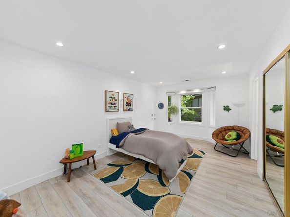 7359 Alicante Rd, Carlsbad CA 92009