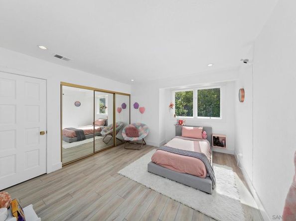 7359 Alicante Rd, Carlsbad CA 92009