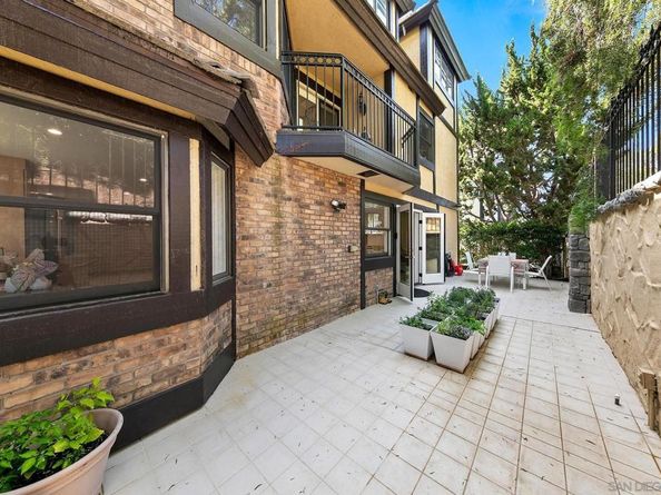 7359 Alicante Rd, Carlsbad CA 92009