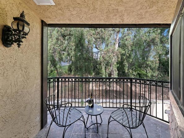 7359 Alicante Rd, Carlsbad CA 92009