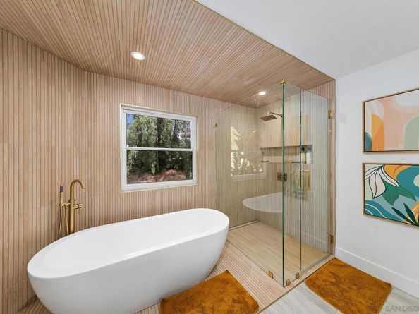 7359 Alicante Rd, Carlsbad CA 92009