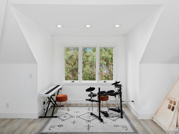 7359 Alicante Rd, Carlsbad CA 92009