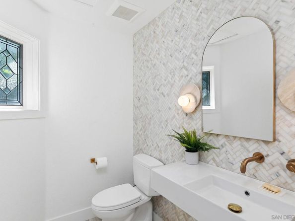 7359 Alicante Rd, Carlsbad CA 92009