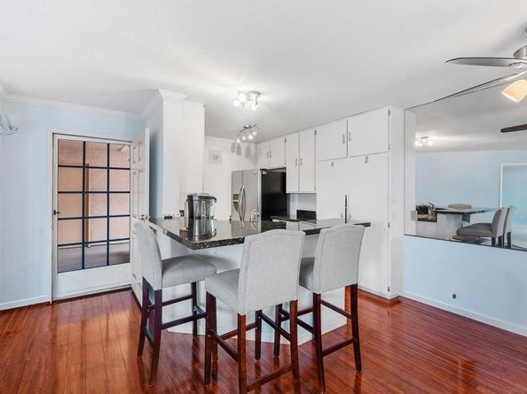 7087 Camino Revueltos  #302, San Diego CA 92111