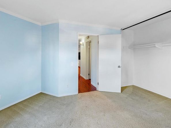 7087 Camino Revueltos  #302, San Diego CA 92111