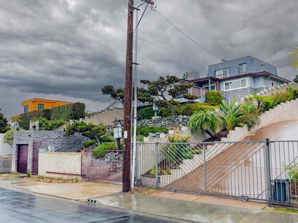 2841 Nipoma St, San Diego CA 92106