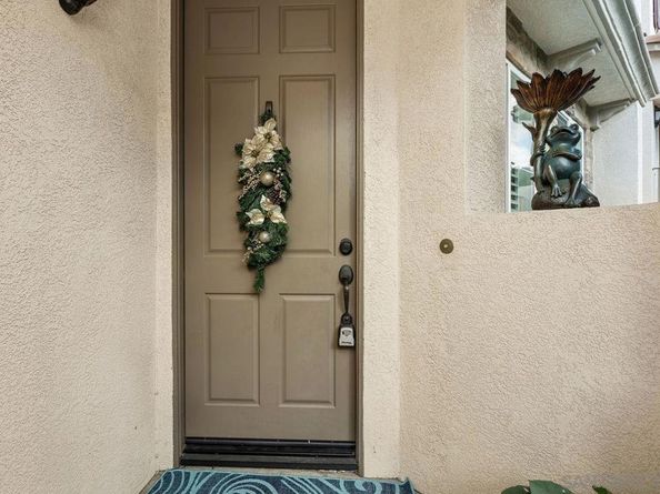 16913 New Rochelle Way 83, San Diego CA 92127