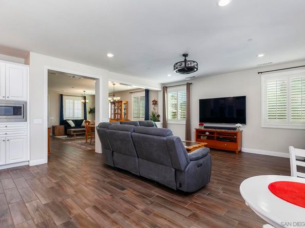 2025 Campo Verde Ct, Escondido CA 92026