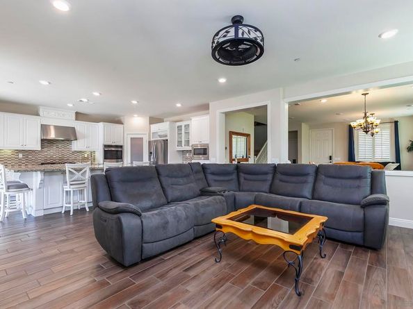 2025 Campo Verde Ct, Escondido CA 92026