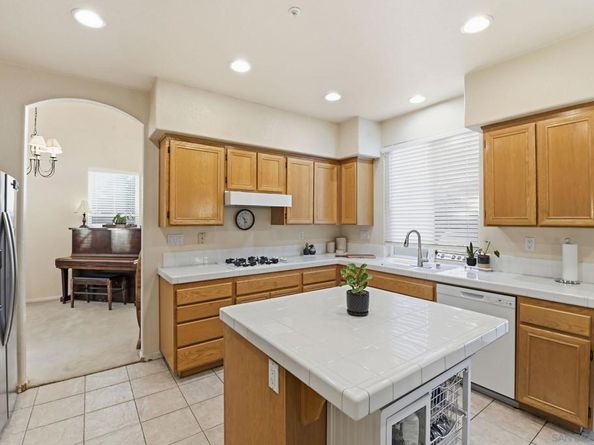 10836 Stoney Creek Ct, Santee CA 92071