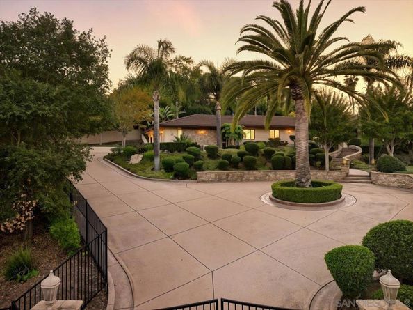 2927 Circle Drive, Escondido CA 92029