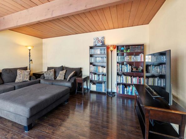 2130 Cardinal Dr, San Diego CA 92123