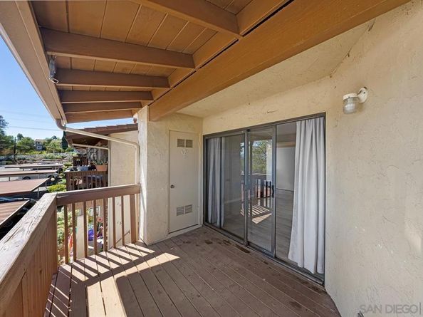 440 W Citracado Parkway 16, Escondido CA 92025