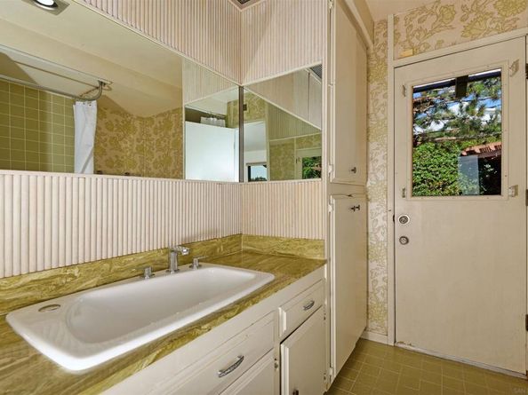 1553 Copa de Oro, La Jolla CA 92037