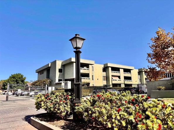 1040 E Washington Ave 33, Escondido CA 92025