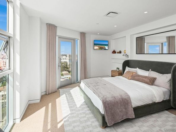 3415 6th Ave. 14, San Diego CA 92103