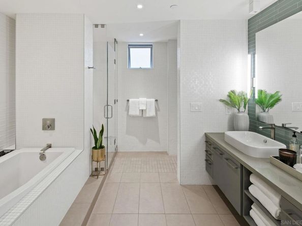 3415 6th Ave. 14, San Diego CA 92103