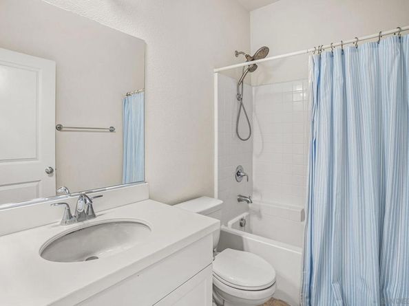 225 Royal Glen 408, Escondido CA 92025