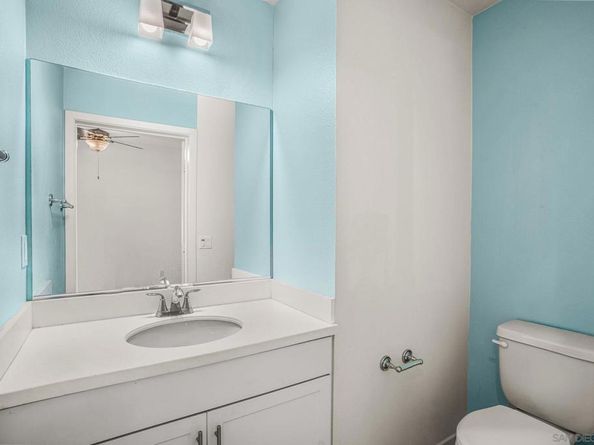 225 Royal Glen 408, Escondido CA 92025