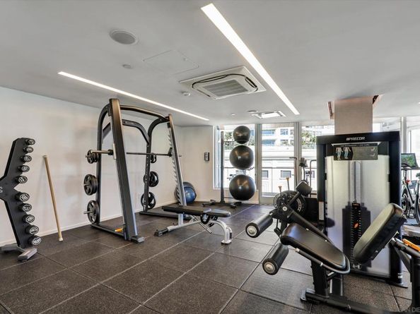 888 W W E St 502, San Diego CA 92101