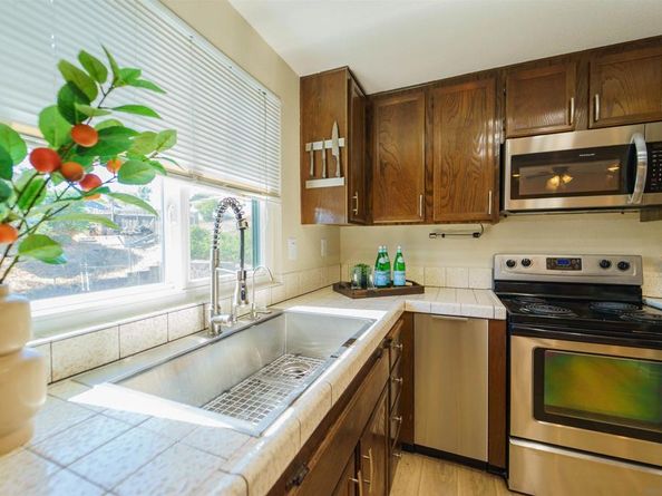 1717 Pepper Dr, El Cajon CA 92021