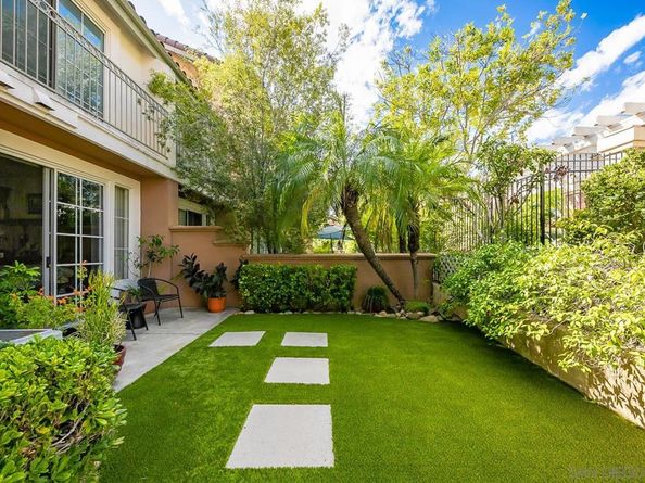 12061 Tivoli Park Row 3, San Diego CA 92128