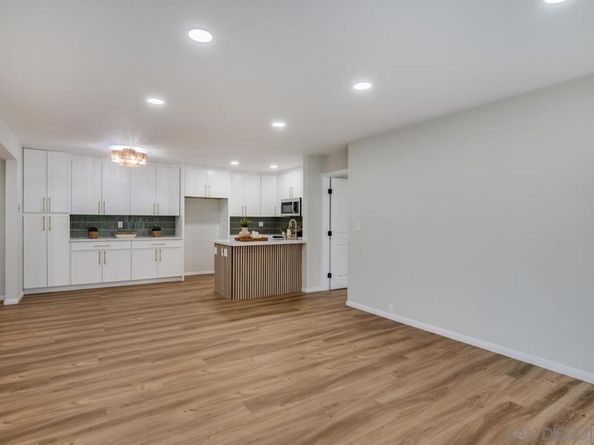 12575 Oaks North Dr. 220, San Diego CA 92128