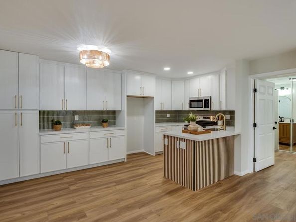 12575 Oaks North Dr. 220, San Diego CA 92128