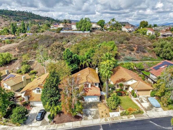 2133 Emberwood Way, Escondido CA 92029