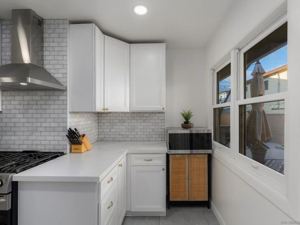 2036 38 Emerald St, San Diego CA 92109