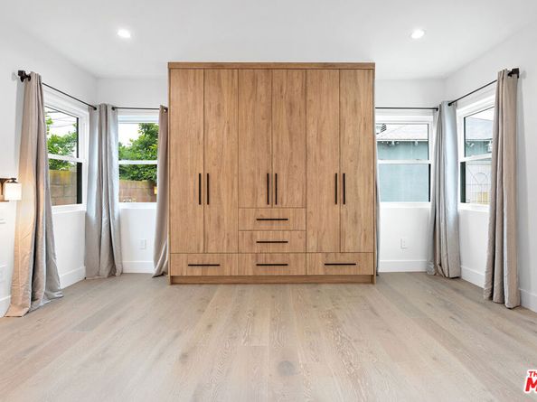 1901 S Point View Street, Los Angeles CA 90034