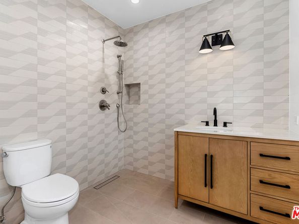 1901 S Point View Street, Los Angeles CA 90034