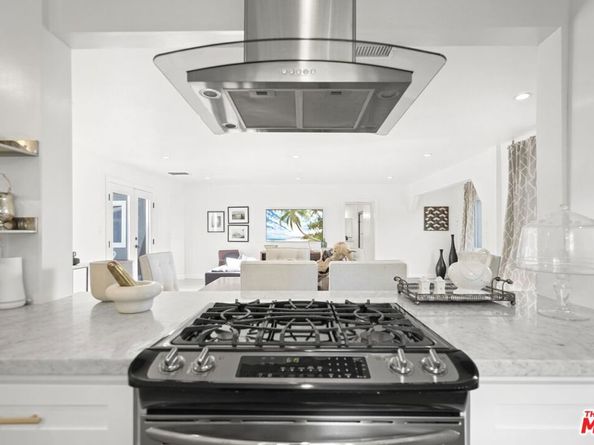 11700 Huston Street, Valley Village CA 91607