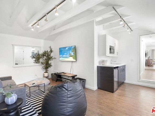 11700 Huston Street, Valley Village CA 91607