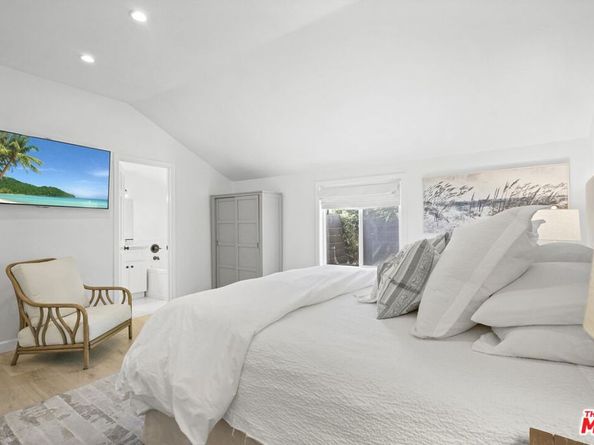 11700 Huston Street, Valley Village CA 91607