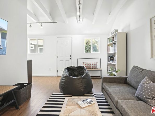 11700 Huston Street, Valley Village CA 91607